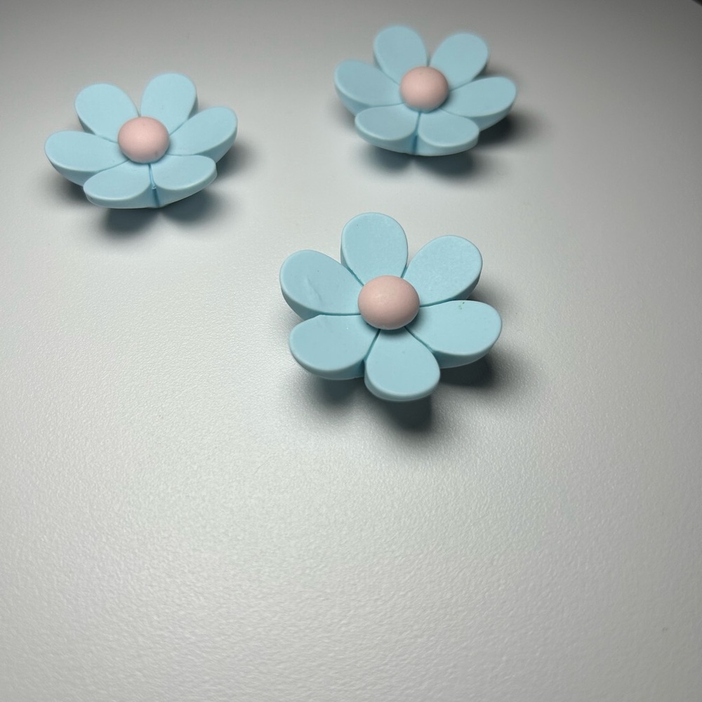 3 Daisy Fridge Magnets - Picture 13 of 17